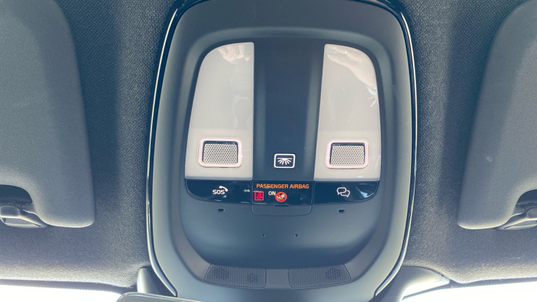 Volvo XC40 2.0 B3P Plus Dark 5dr Auto Petrol Estate